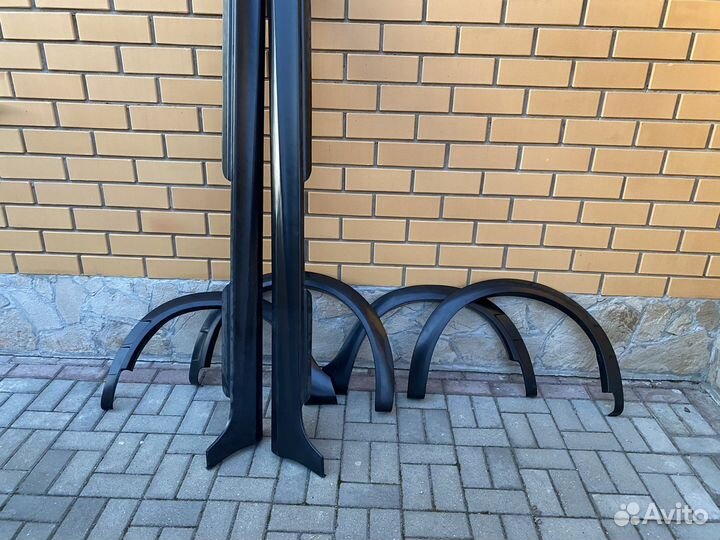 Накладки на пороги и арки Лада Гранта