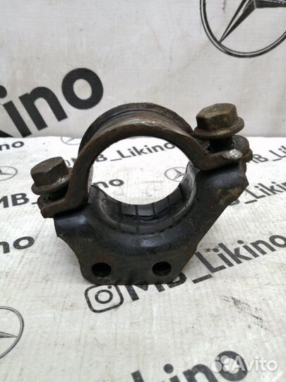 Кронштейн стабилизатора передний Mercedes Ml W164