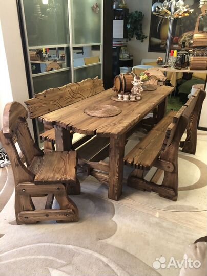 Стол из массива дерева