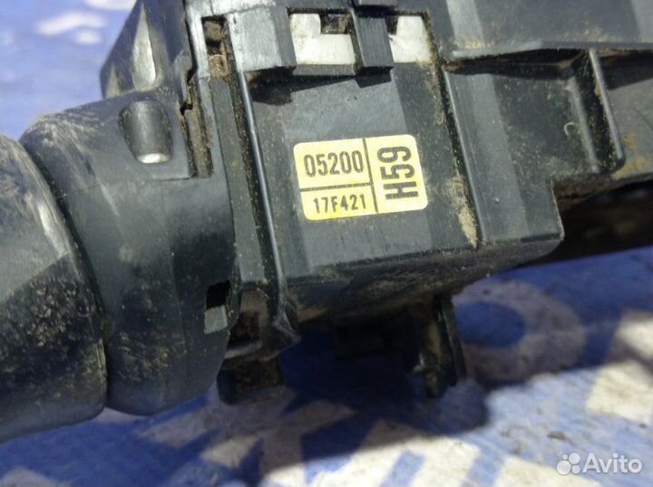 Переключатель поворотов Toyota Verso минивен