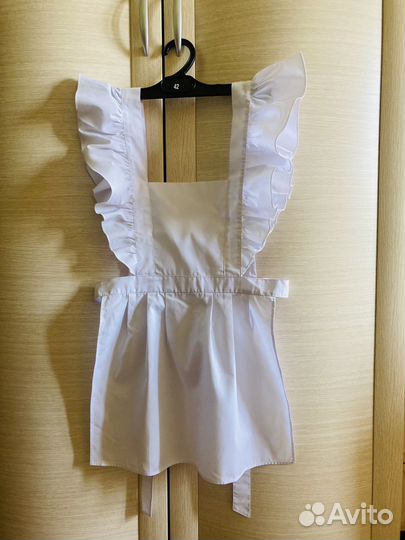 Белый школьный фартук