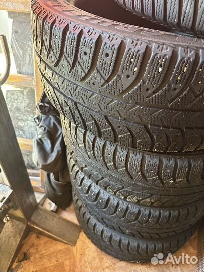 Bridgestone Ice Cruiser 7000 225/50 R17