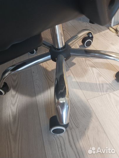 Компьютерное кресло