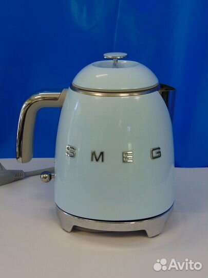 Электрический чайник Smeg KLF05pbeu