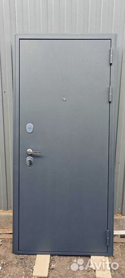 Дверь входная металлическая