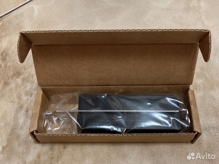 PCI slot pass-through bracket