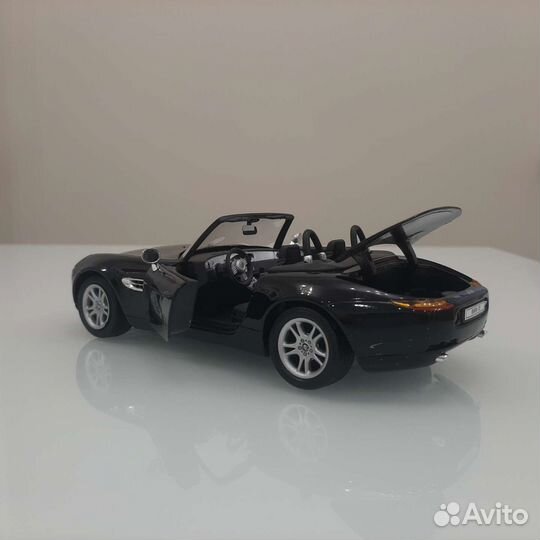 Модель BMW Z8 1:24
