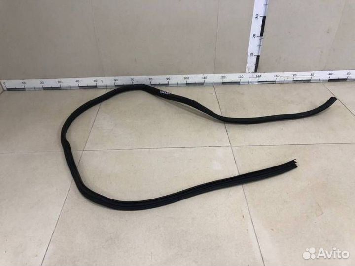 Уплотнитель проема двери задней левой Hyundai Elan