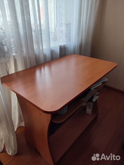 Письменный стол