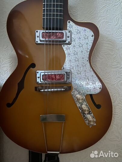 Гитара полуакустика