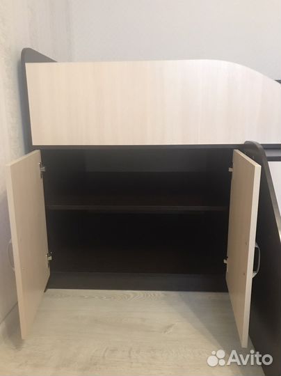 Детская кровать чердак со столом