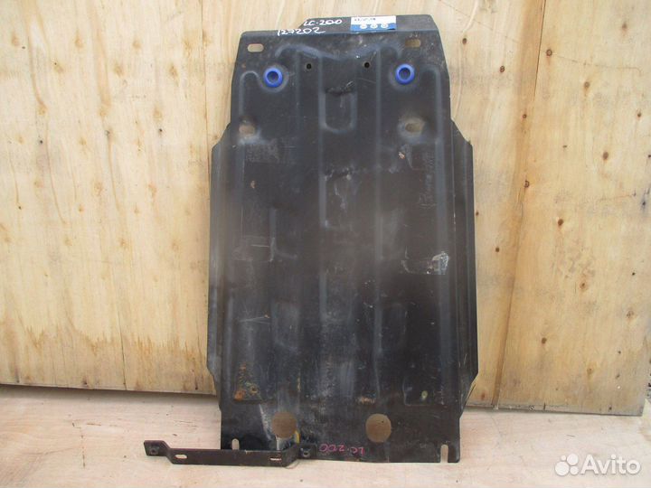 Защита кпп Toyota Land Cruiser 200