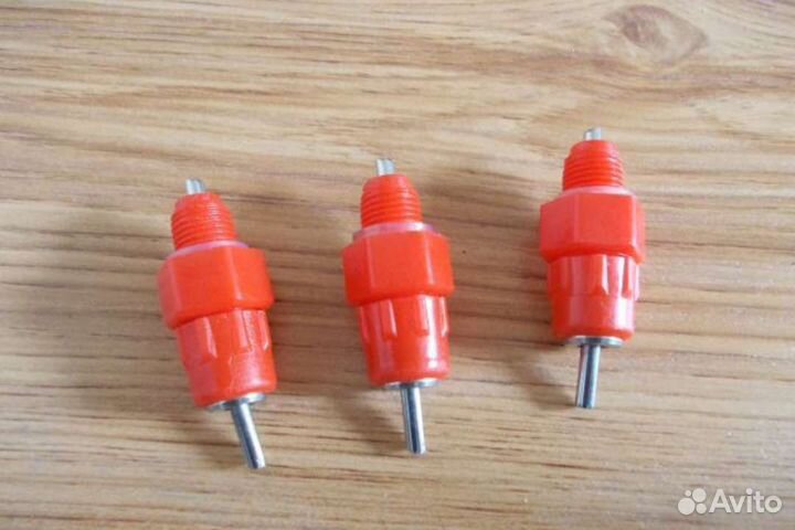 Нипельные поилки для птиц