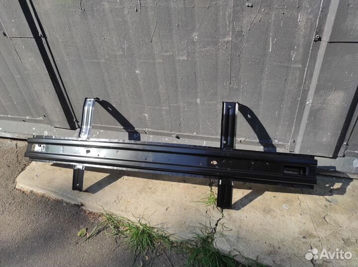 Усилитель заднего бампера на Hyundai Solaris 2014