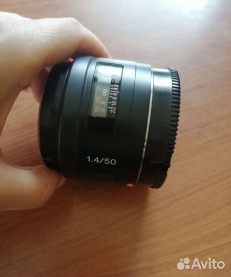 Объектив портретный Sony sal50f14