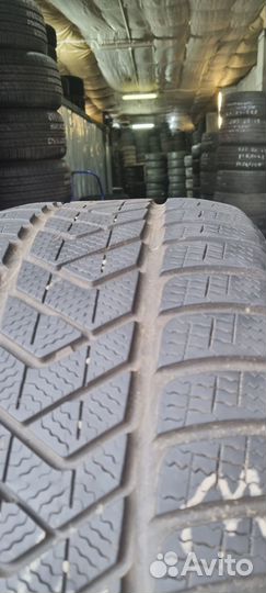 Pirelli Winter Sottozero 3 275/35 R21