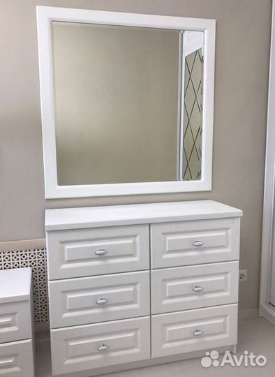 Распашной шкаф