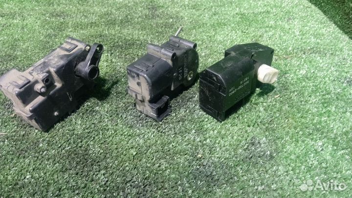 Сервопривод отопителя Mitsubishi Lancer Cedia