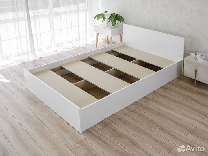 Кровать с матрасом 160 на 200