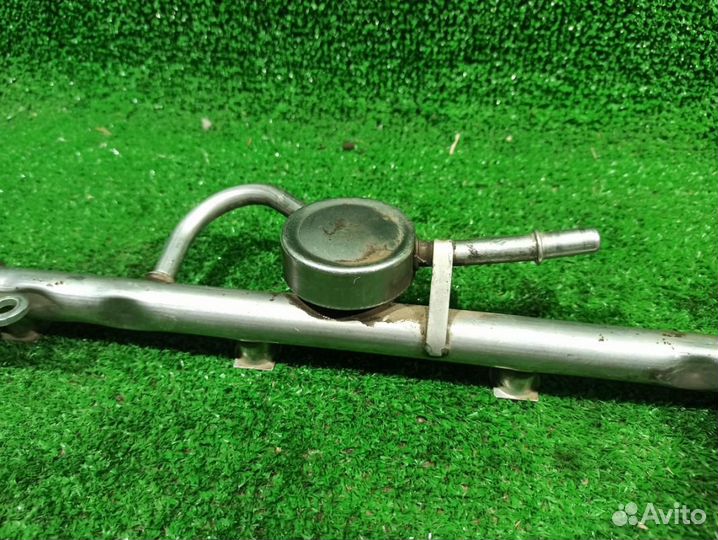 Рампа топливная SRX (03-09) 4.6 8кл б/у (арт. 12563998)