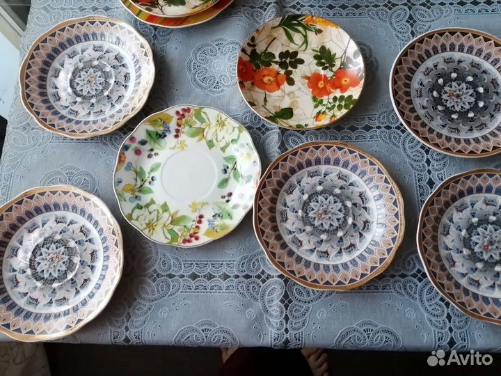Фарфоровые блюдца