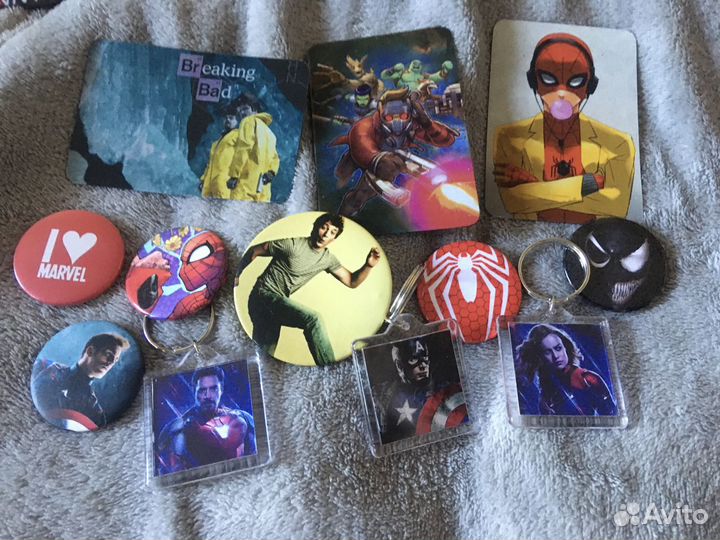 Магниты, значки, брелки, дакимакуру. Торг