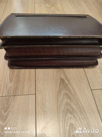 Мужской кожаный портфель