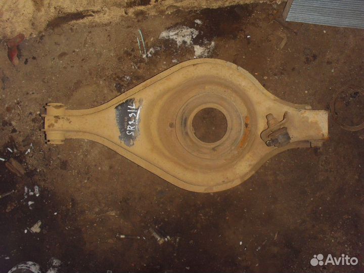 Рычаг задний нижний левый 25768320 Cadillac SRX