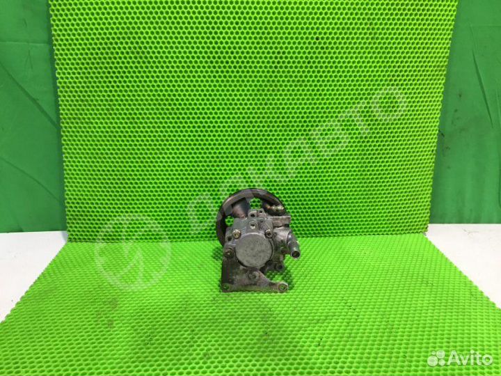 Насос гидроусилителя Mercedes-Benz V W638