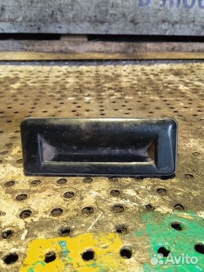 Кнопка открывания багажника Volkswagen Golf