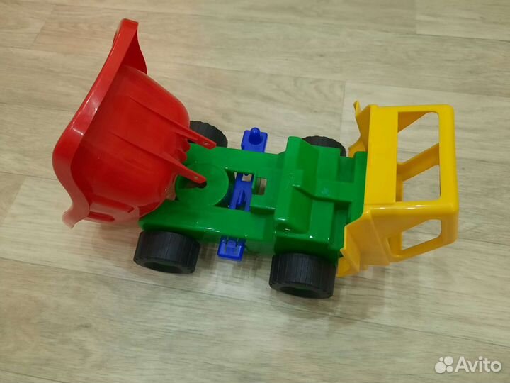 Автомобиль-самосвал 