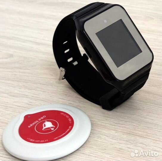 Кнопка вызова персонала и часы в ассортименте