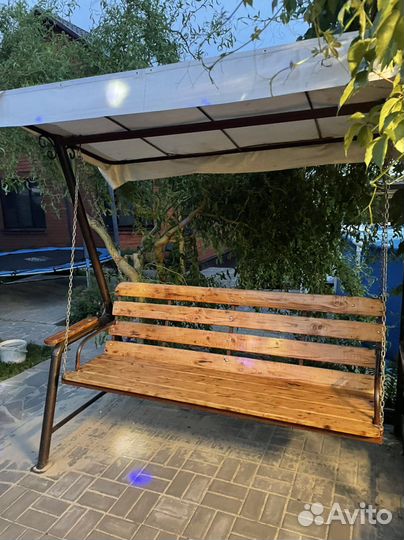 Садовые качели из дерева