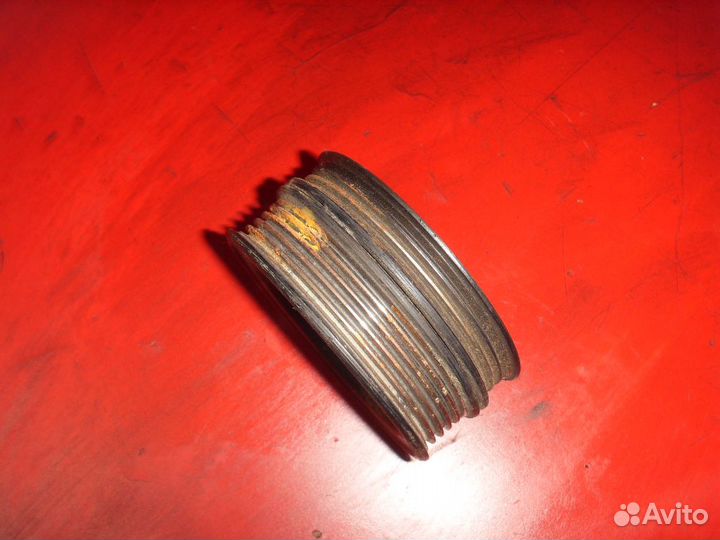 Шкив водяного насоса 2160197501 Geely MK Cross