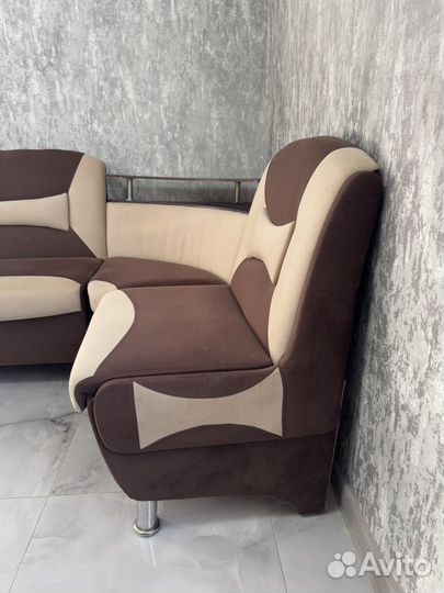 Диван угловой