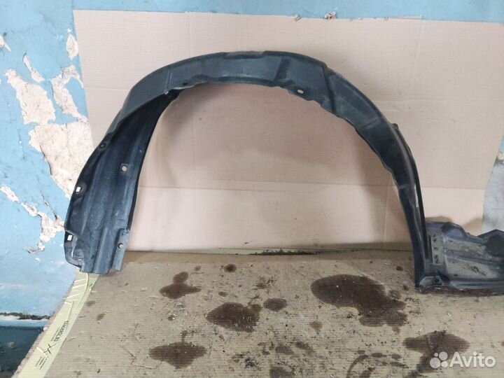 Подкрылок Toyota Wish ZGE20G передний правый