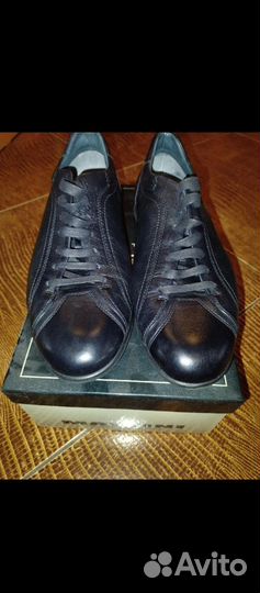 Кроссовки Италия кожа