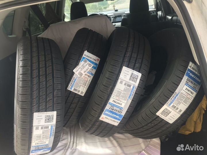 Kumho Sense KR26 225/65 R17