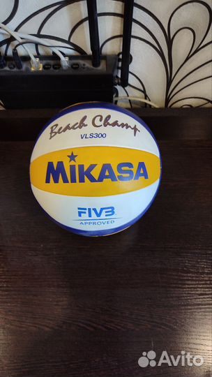 Волейбольный мяч mikasa vls300 с автографом