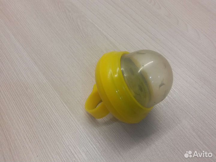 Водные пистолеты и шумелка на велосипед