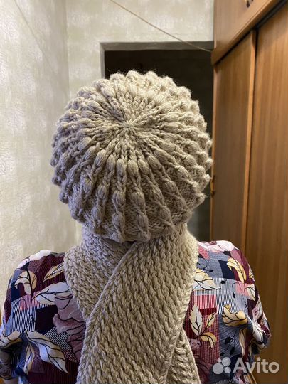 Берет вязаный женский с шарфом