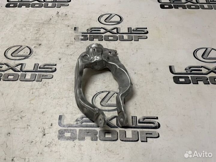 Кронштейн амортизатора передний правый Land Rover