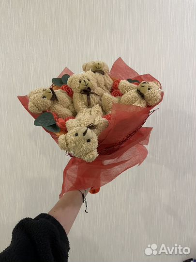 Букет из игрушек мишек