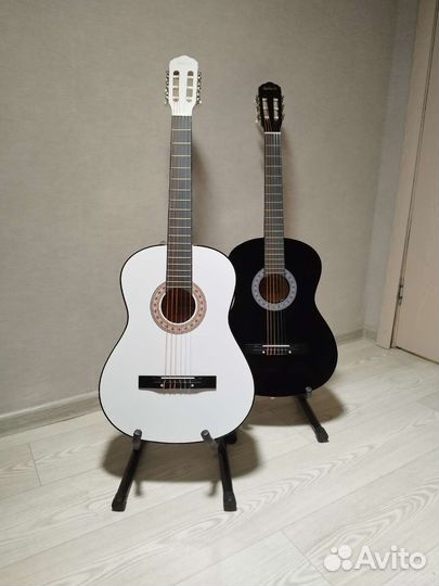 Гитара с чехлом