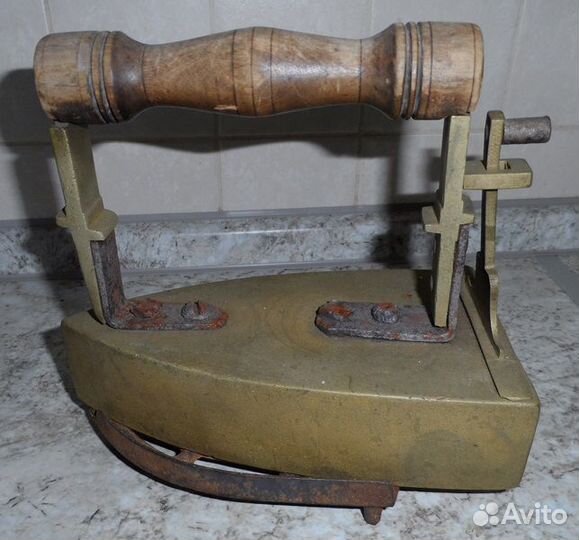 Старинный бронзовый утюг. Бронза, литьё.Германия