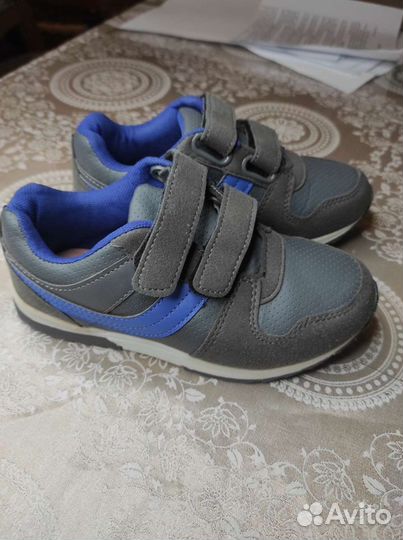 Кроссовки детские новые 31