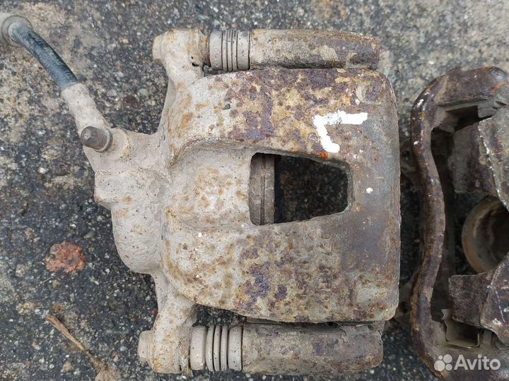 Передние тормозные суппорта fiat albea