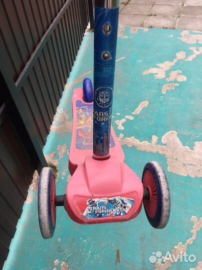 Самокат трехколесный