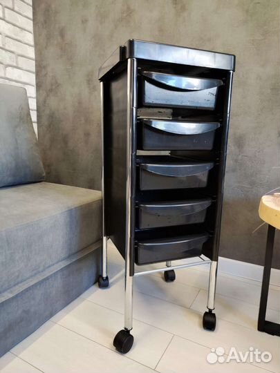 Тележка парикмахерская