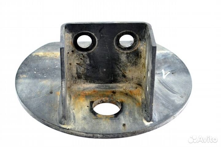 Крышка пневмобаллона вспомогательного моста, левая